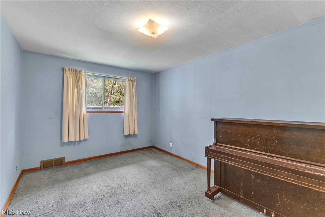 20559 Westwood Park Boulevard Strongsville OH 44149