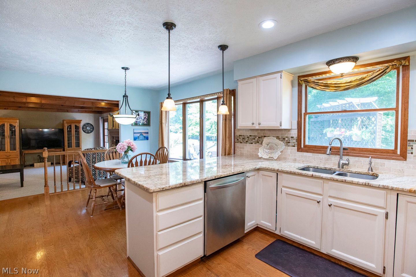 18100 Rustic Hollow Strongsville OH 44136