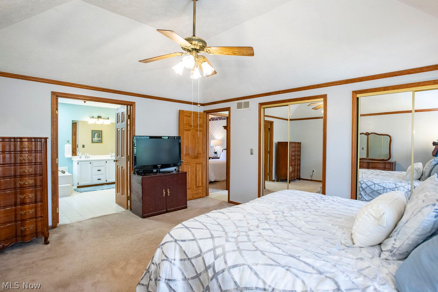 18100 Rustic Hollow Strongsville OH 44136