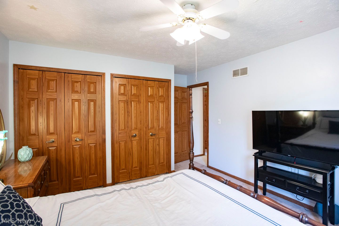 18100 Rustic Hollow Strongsville OH 44136