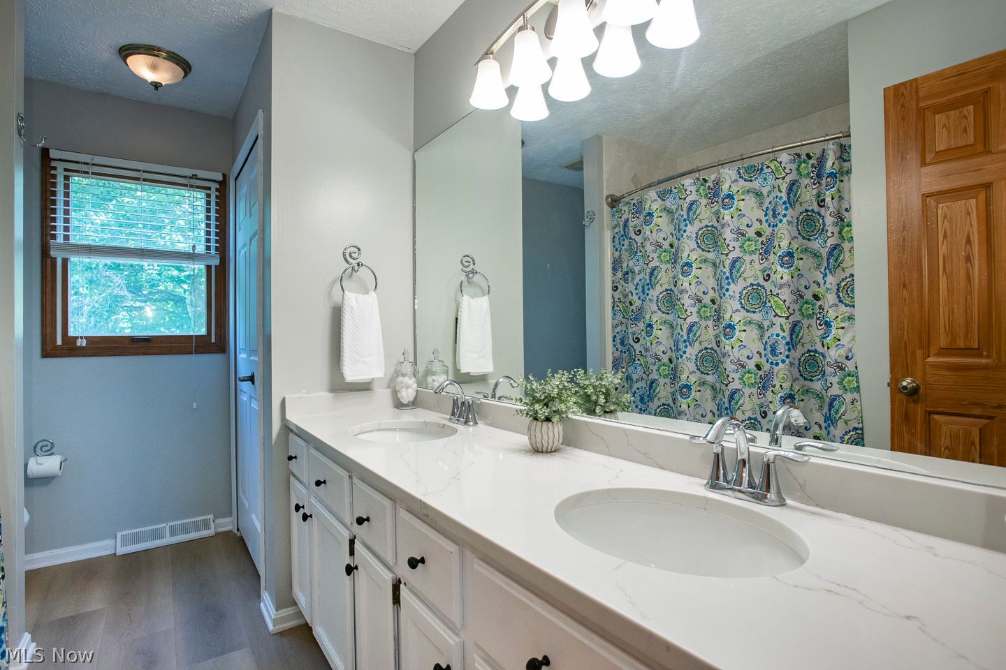 18100 Rustic Hollow Strongsville OH 44136