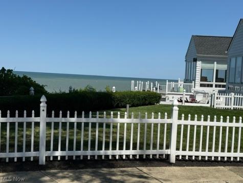 390 Oak Cliff Drive Bay Village OH 44140
