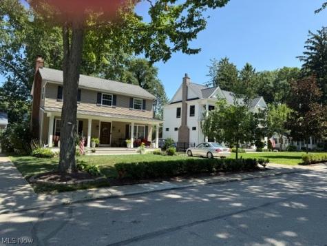 390 Oak Cliff Drive Bay Village OH 44140