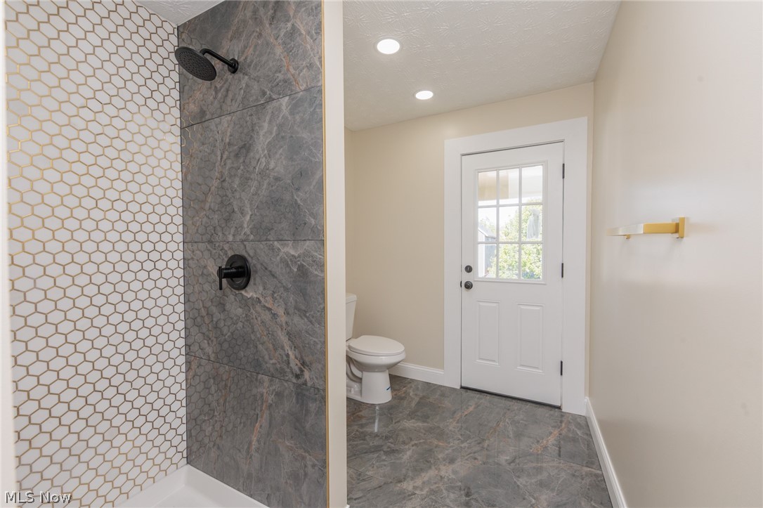 1272 Warren Road Lakewood OH 44107