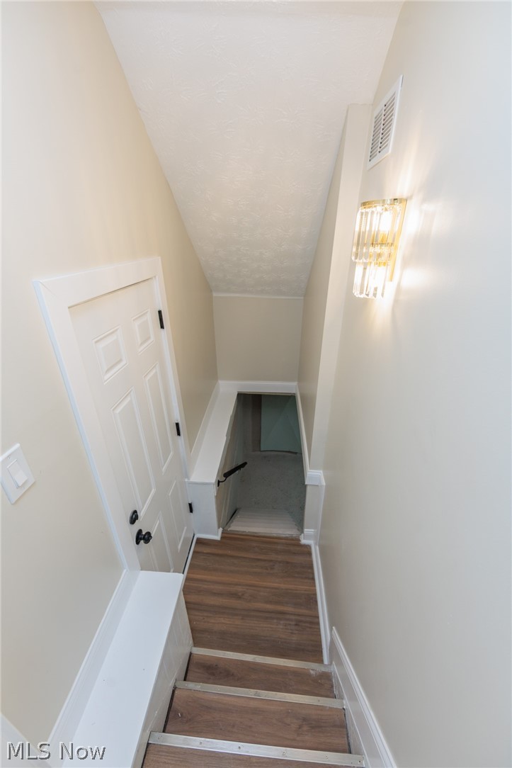 1272 Warren Road Lakewood OH 44107