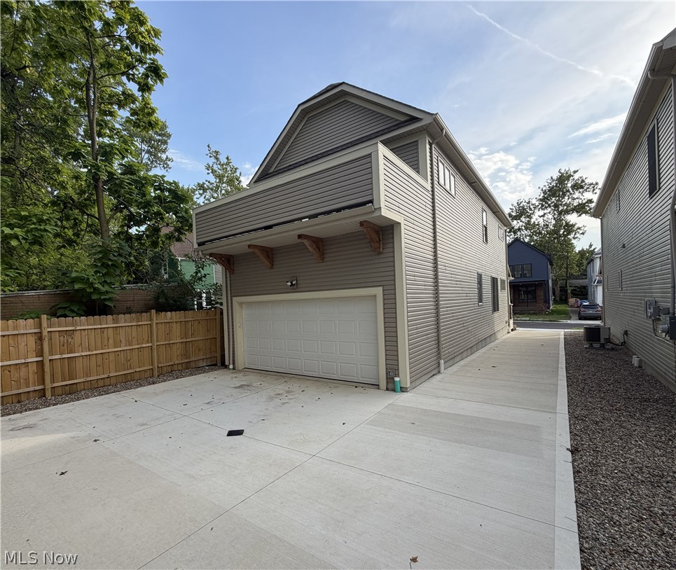 1885 Woodlawn Avenue Cleveland OH 44112