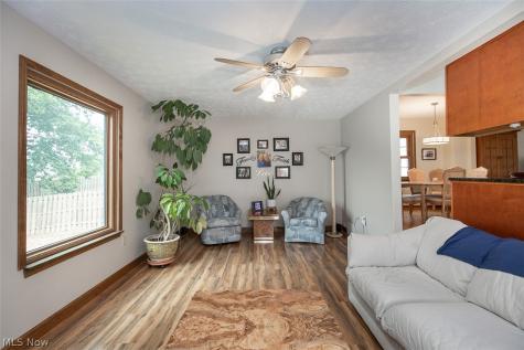 9204 Pleasant Lake Boulevard Parma OH 44130