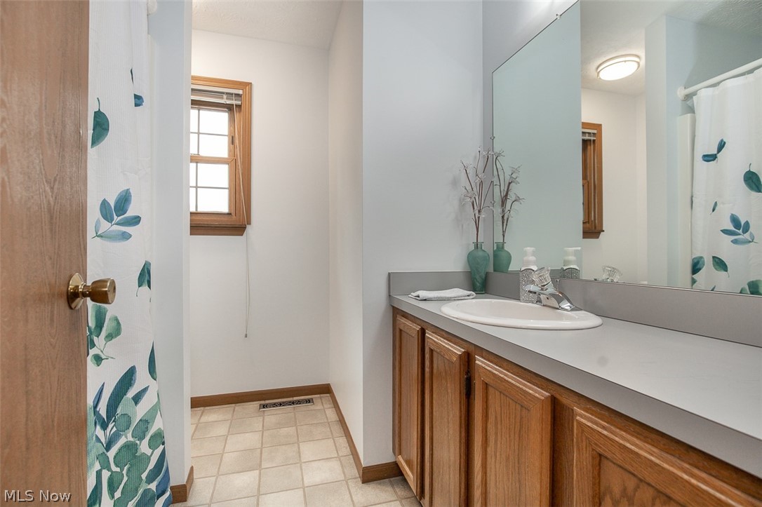 9204 Pleasant Lake Boulevard Parma OH 44130