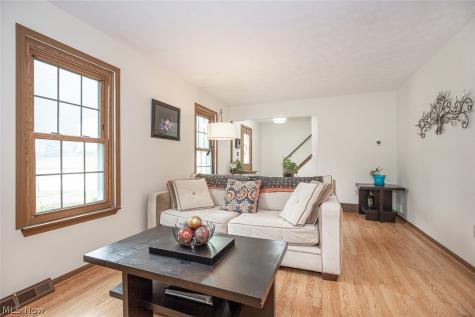 9204 Pleasant Lake Boulevard Parma OH 44130