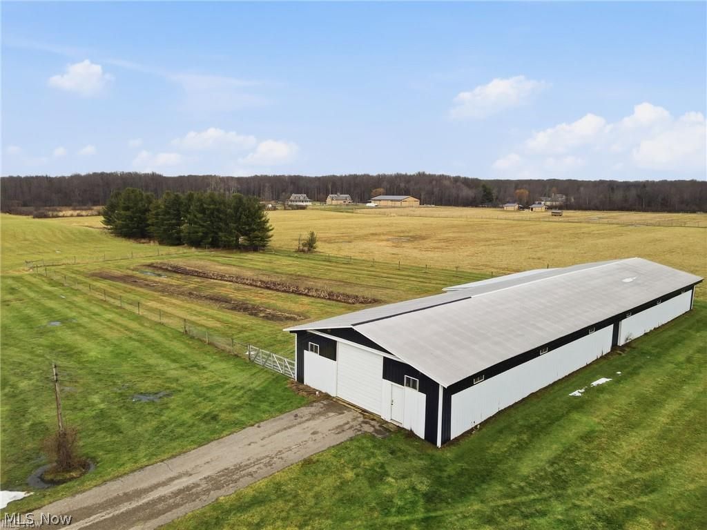 17452 Huntley Road Huntsburg OH 44046