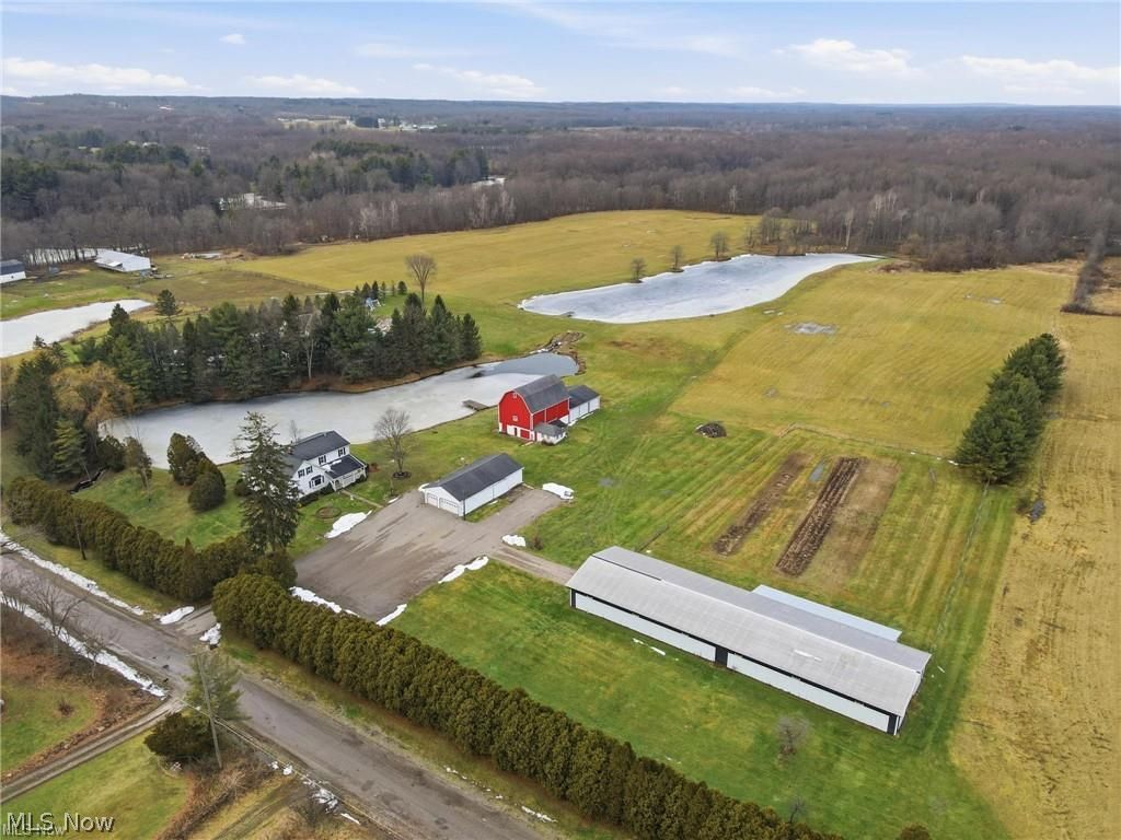 17452 Huntley Road Huntsburg OH 44046
