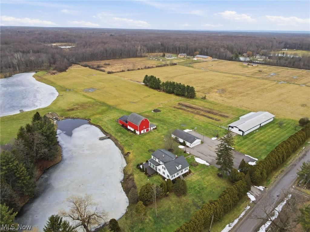 17452 Huntley Road Huntsburg OH 44046
