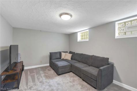 15027 Rosemary Avenue Cleveland OH 44111