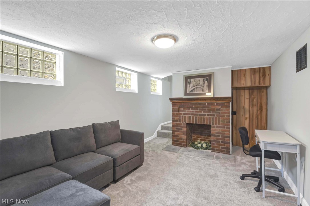 15027 Rosemary Avenue Cleveland OH 44111