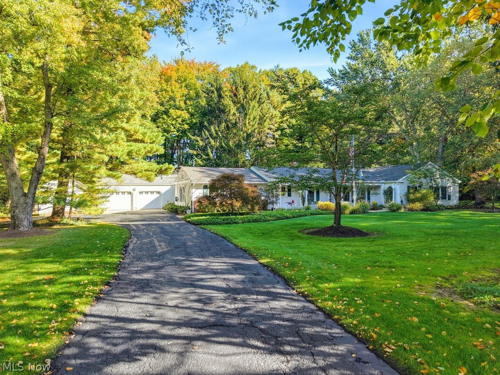 7576 Samuel Lord Drive Chagrin Falls OH 44023