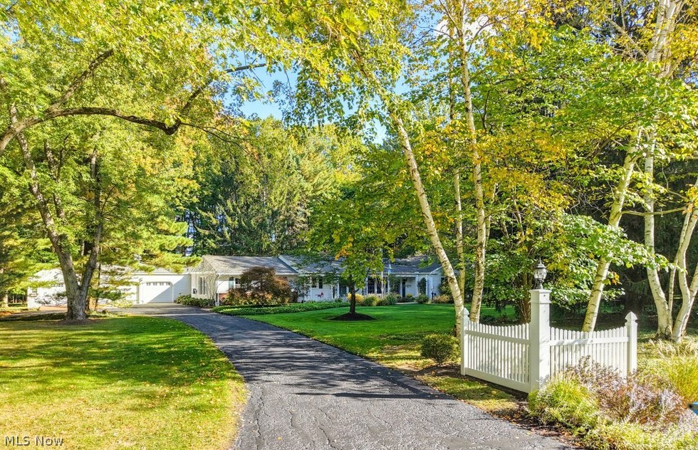 7576 Samuel Lord Drive Chagrin Falls OH 44023
