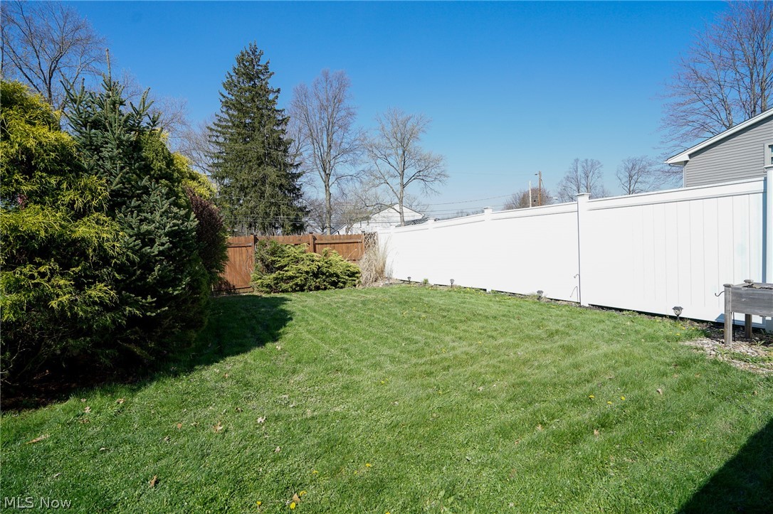 670 Mapleridge Drive Boardman OH 44512