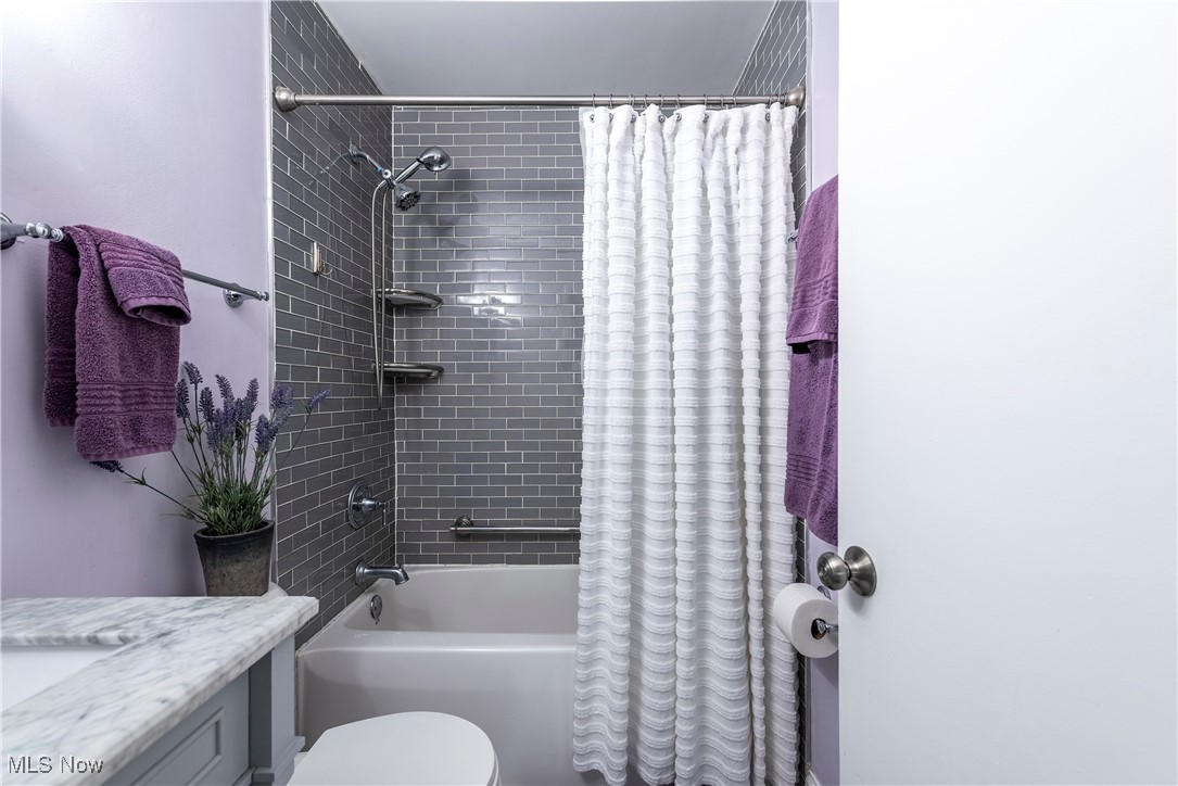 5101 Lucydale Avenue North Olmsted OH 44070