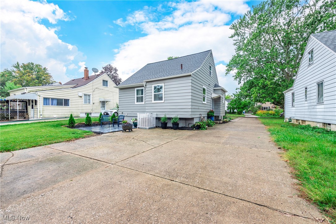 5101 Lucydale Avenue North Olmsted OH 44070