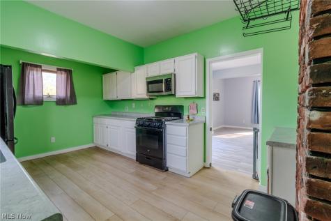 49 Lindbergh Avenue Barberton OH 44203