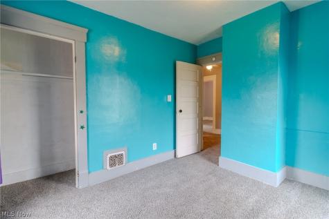 49 Lindbergh Avenue Barberton OH 44203