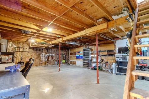 49 Lindbergh Avenue Barberton OH 44203