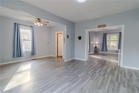 49 Lindbergh Avenue Barberton OH 44203