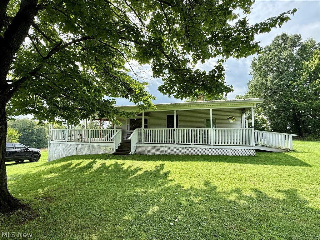7176 Pearl Road SE Amsterdam OH 43903