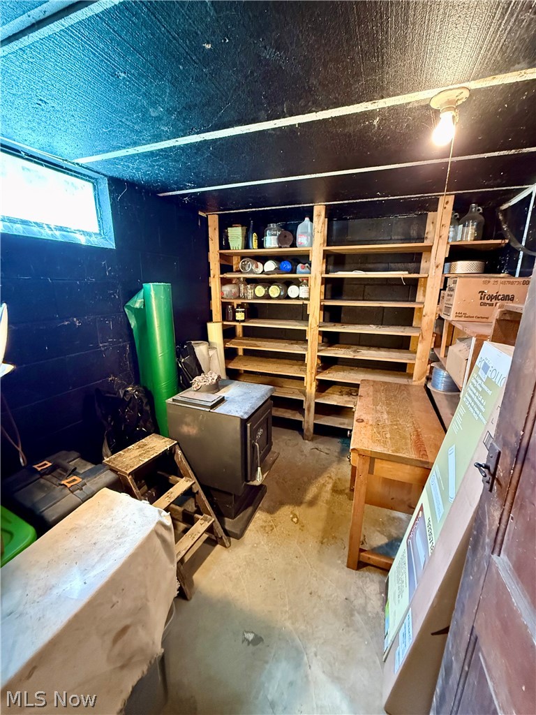 7176 Pearl Road SE Amsterdam OH 43903