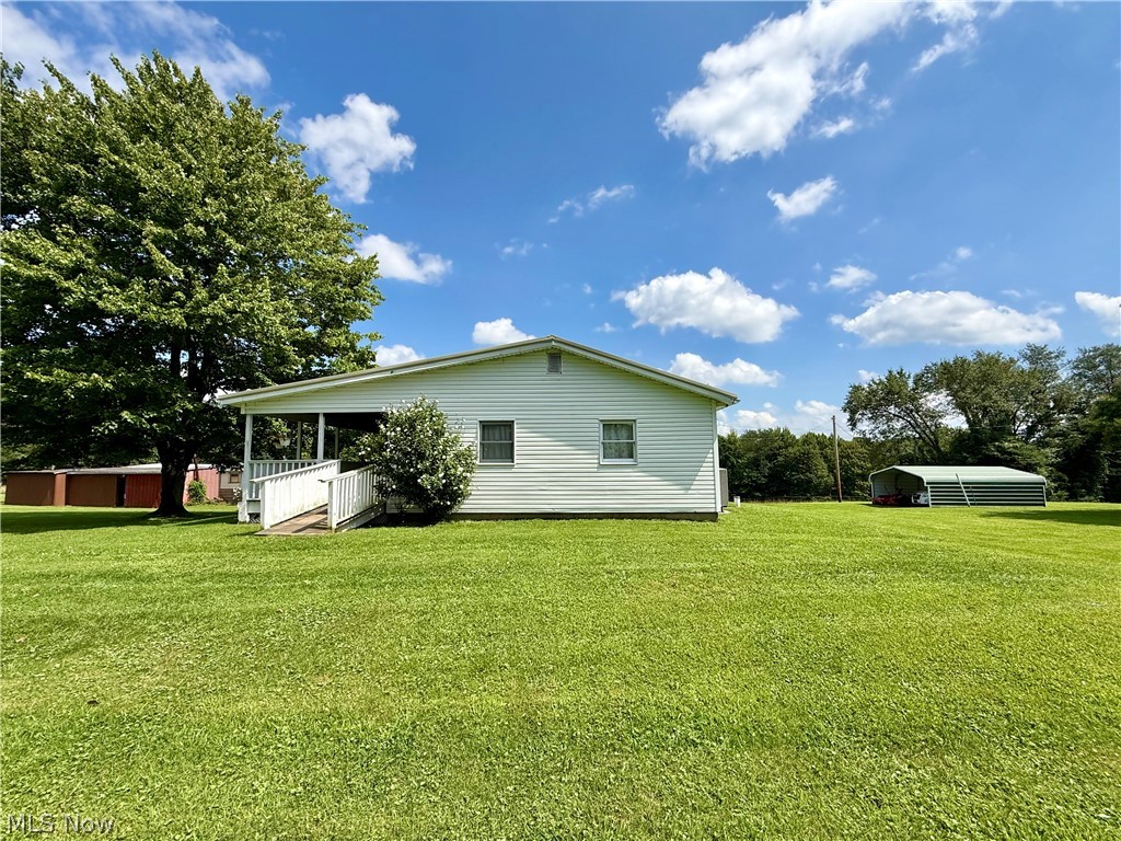 7176 Pearl Road SE Amsterdam OH 43903