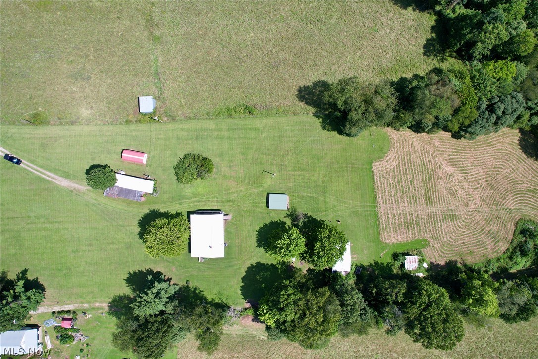 7176 Pearl Road SE Amsterdam OH 43903