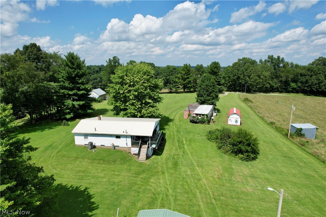 7176 Pearl Road SE Amsterdam OH 43903