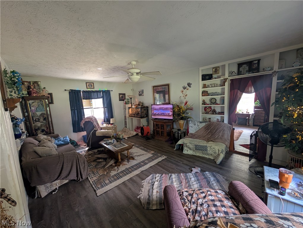 15321 Ridpath Avenue Cleveland OH 44110