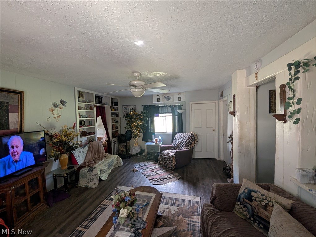 15321 Ridpath Avenue Cleveland OH 44110