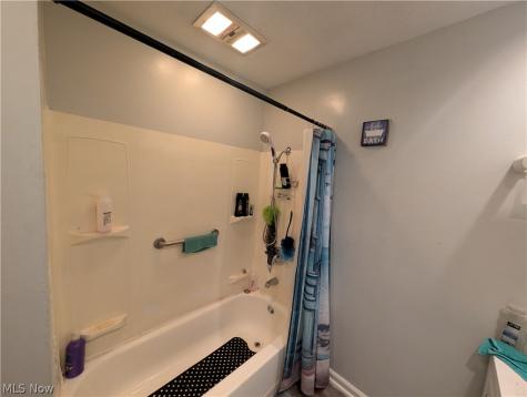 15321 Ridpath Avenue Cleveland OH 44110