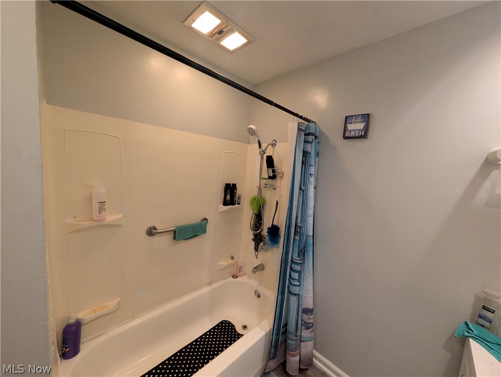 15321 Ridpath Avenue Cleveland OH 44110
