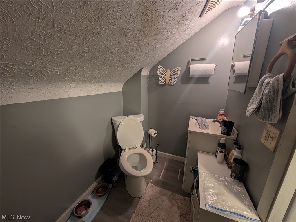 15321 Ridpath Avenue Cleveland OH 44110