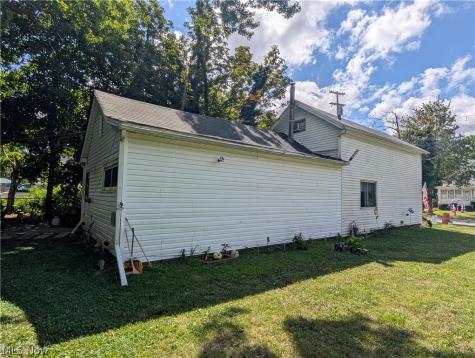 15321 Ridpath Avenue Cleveland OH 44110