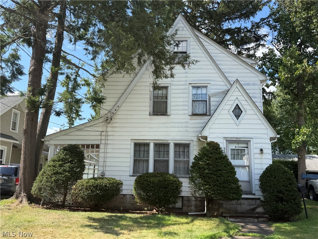 670 Kinsman Street NW Warren OH 44483