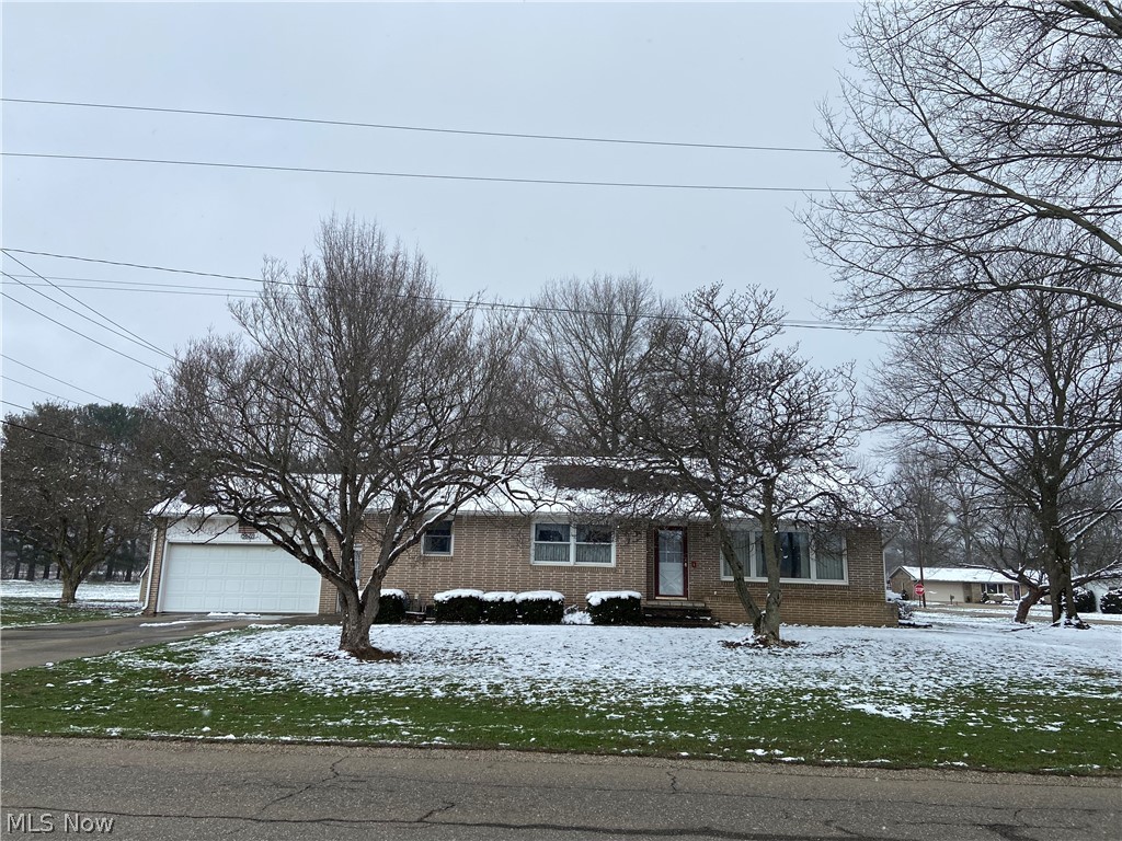 5671 E State Road Newcomerstown OH 43832