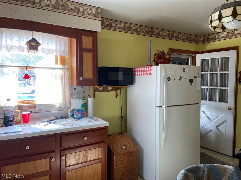 5671 E State Road Newcomerstown OH 43832