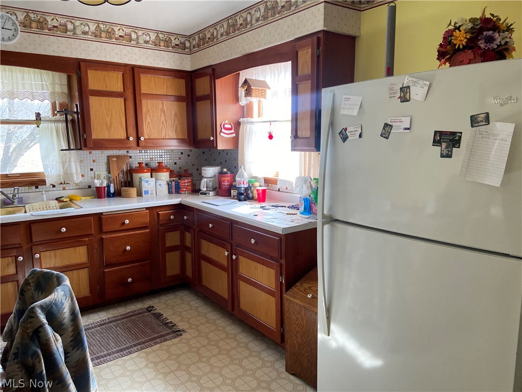 5671 E State Road Newcomerstown OH 43832