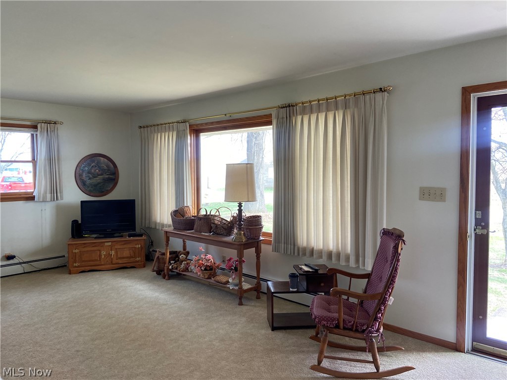 5671 E State Road Newcomerstown OH 43832