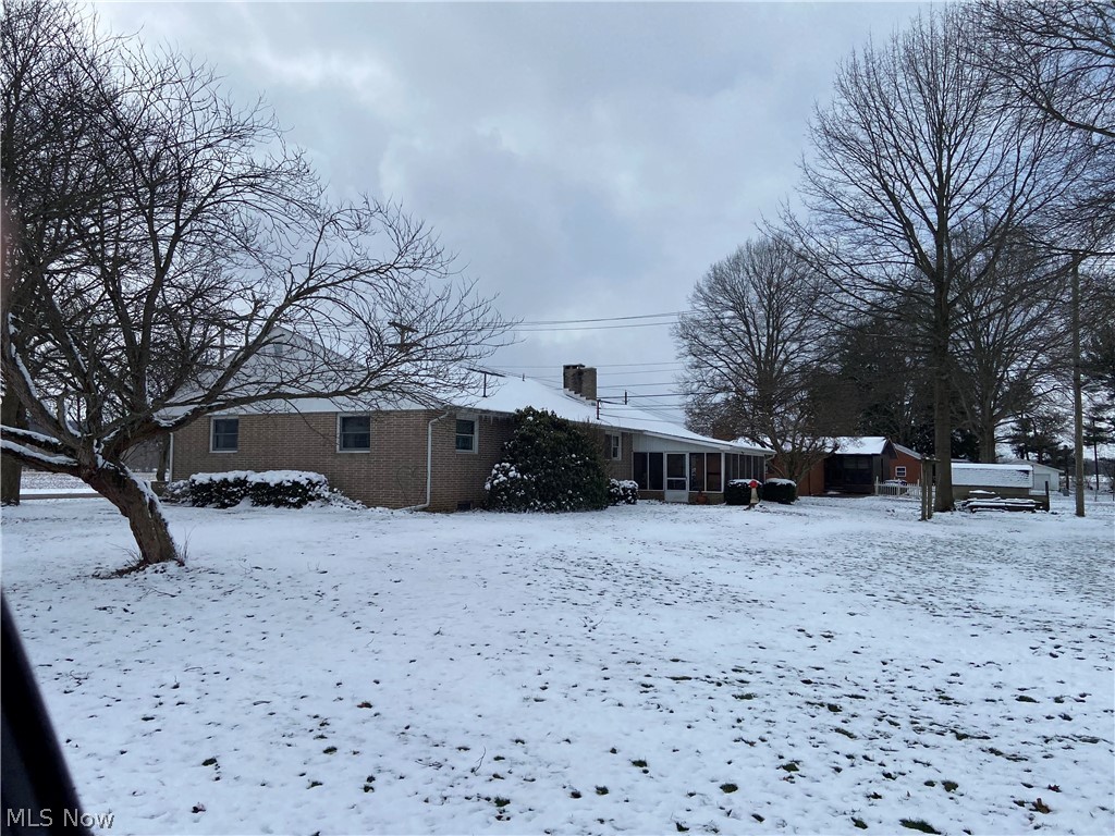 5671 E State Road Newcomerstown OH 43832