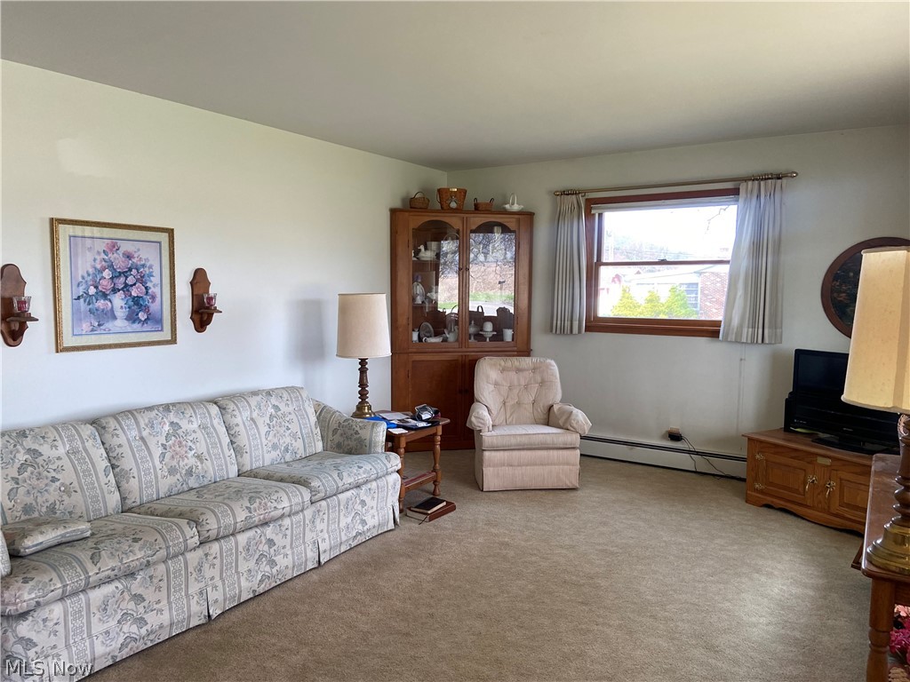5671 E State Road Newcomerstown OH 43832