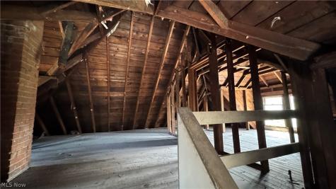 12913 Larchmere Boulevard Shaker Heights OH 44120