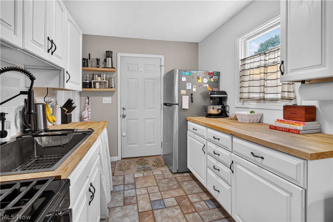 382 Marseilles Avenue Elyria OH 44035