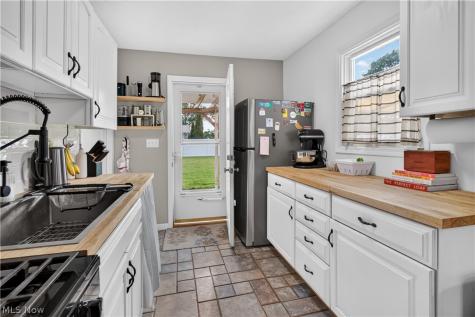 382 Marseilles Avenue Elyria OH 44035