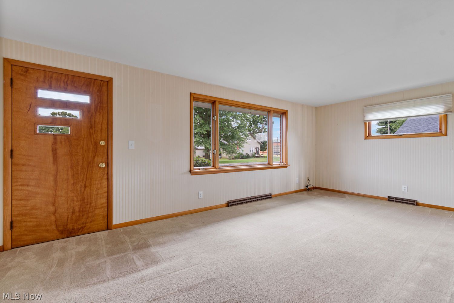317 Mill Street NW Tuscarawas OH 44682