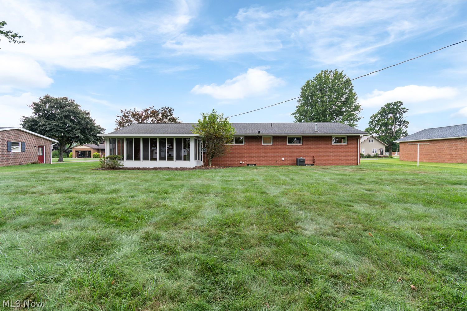 317 Mill Street NW Tuscarawas OH 44682